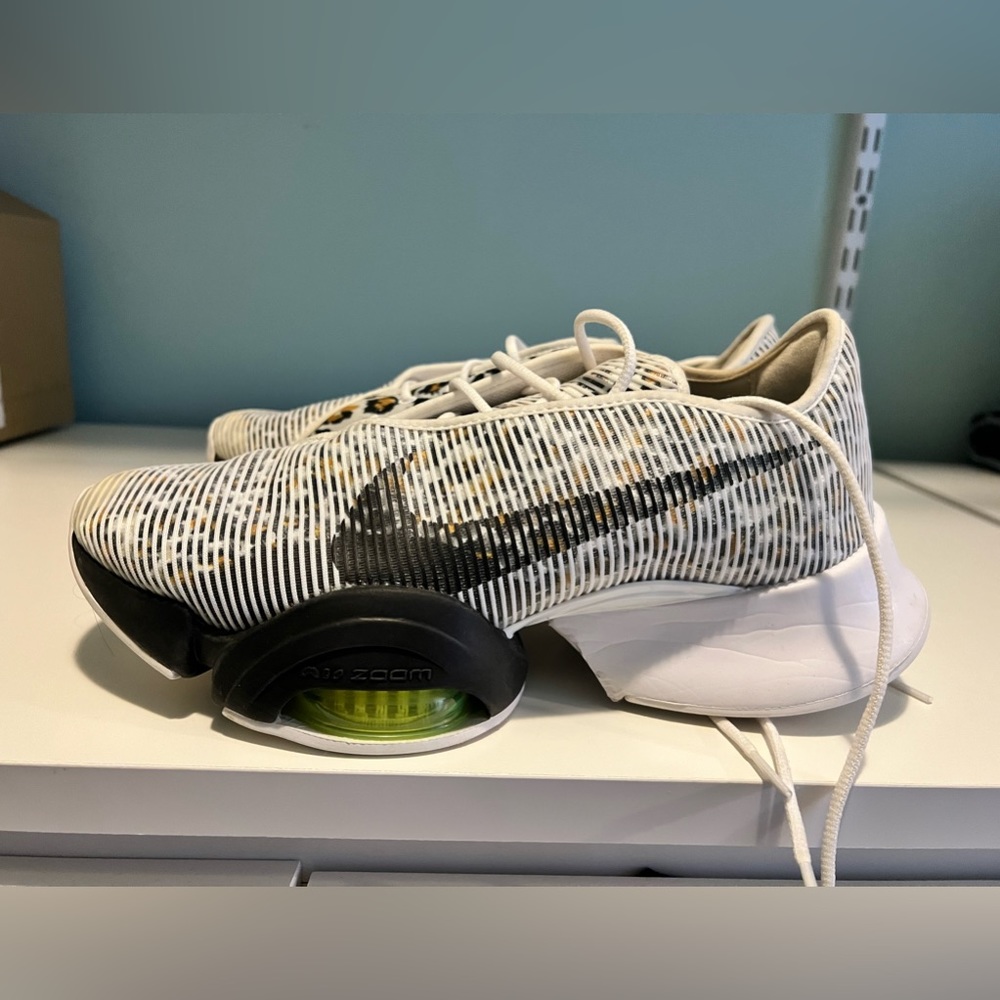 Nike Leopard.  Women’s size 9.5.  Only worn a few times.